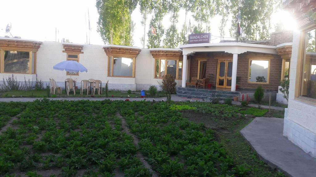 Hotel Mandalchan Лех Екстер'єр фото